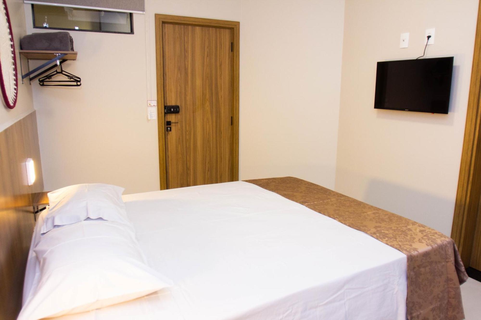 Fiori Suites Goiânia Quarto foto